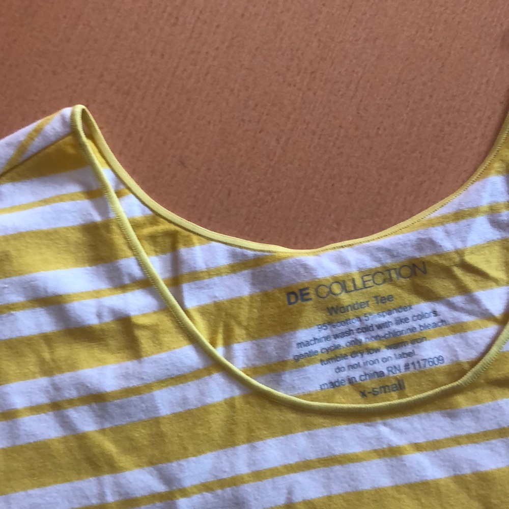 NWT essential tee - Picture 3 of 5